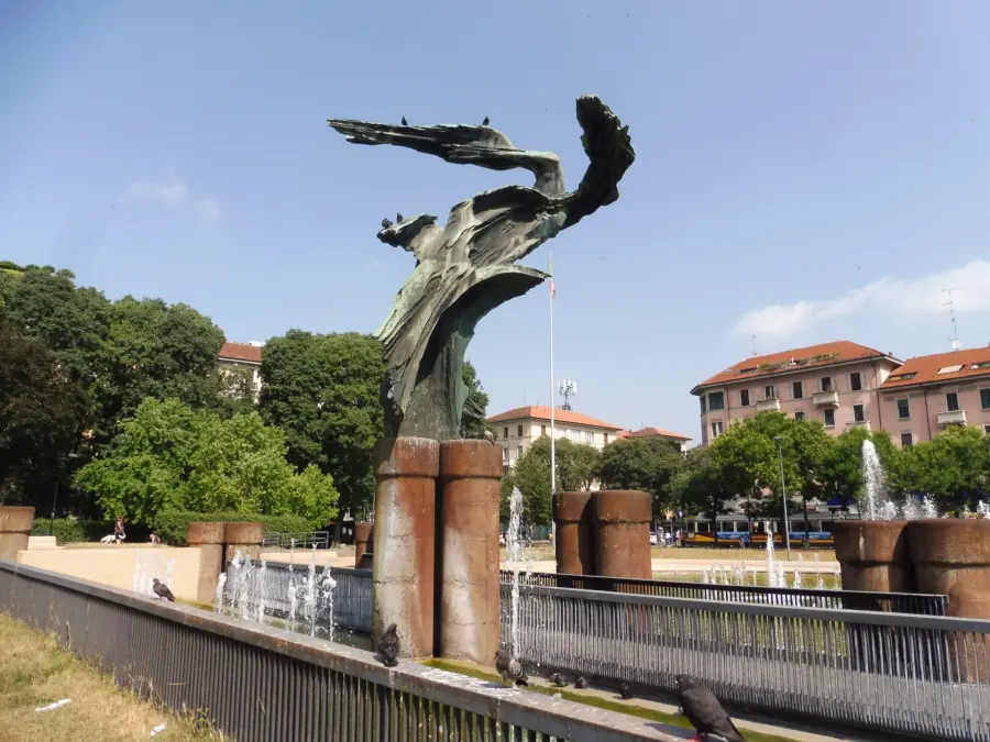 Latina, inaugurato sul lungomare il Monumento ai Marinai d’Italia