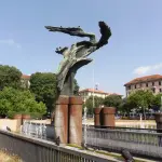 Latina, inaugurato sul lungomare il Monumento ai Marinai d’Italia