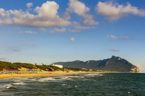 Latina e il Pontino: storia della città razionalista, spiagge e isole Pontine da scoprire