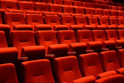 Sicurezza stradale al Teatro D’Annunzio: quando il teatro diventa prevenzione